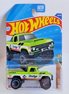 Hot Wheels Error 2025 HW Dirt '70 Dodge Power Wagon With Mixed Wheels - Picture 1 of 3