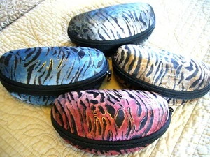 Estuches rígidos para gafas de sol con estampado de tigre tacto suave 6" X 2 3/4" X 3" interior cierre venta - Imagen 1 de 12