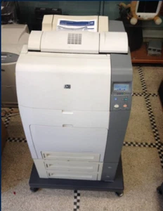 HP Colour LaserJet 4700dtn A4 Colour Laser Printer (Q7494A) - Afbeelding 1 van 8