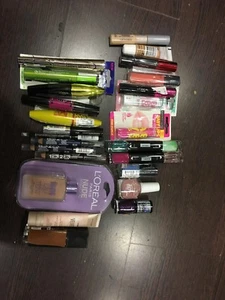LOT DE PRODUITS DE MAQUILLAGE, DIVERSES grandes marques etc.. - Bild 1 von 1
