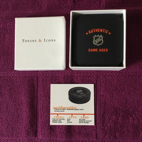 NIB Authentic Tokens & Icons NHL Cuff Links Tampa Bay Lightning Collectible Cover