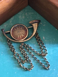 Ancienne Epinglette en Argent Chasseurs Prix de Tir avec Chaine - Foto 1 di 4