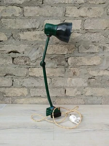 Lampada da lavoro articolata vintage epoca sovietica paralume smaltato lampada da tavolo made anni 70. - Foto 1 di 13