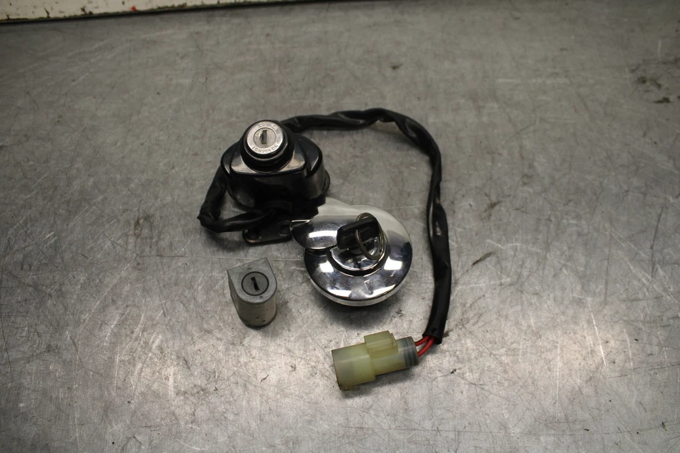 10-13 HONDA SHADOW RS 750 VT750RS IGNITION LOCK KEY SET W/ GAS CAP BB718 - Image 1 of 4
