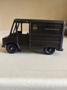 Vintage ERTL International Metro Mite UPS United Parcel Service Van BANK - Picture 1 of 10