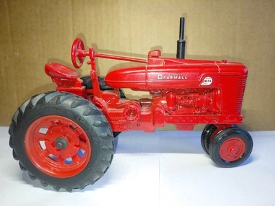 Ertl McCormick Farmall Tractor Super M-TA Torque Amplifier  - Image 1 of 4