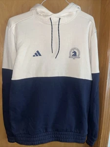 Adidas 2023 Boston Marathon MEDIUM PULLOVER FELPA CON CAPPUCCIO (B73) - Foto 1 di 9