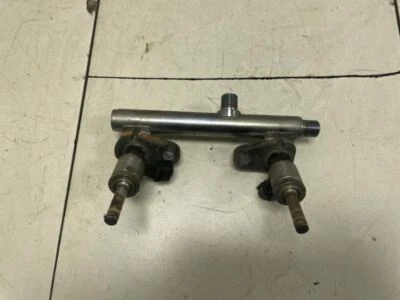 Subaru Impreza 2017 riel inyector de combustible lado izquierdo con inyectores OEM+ Foto 1 de 4