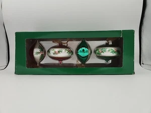 Set 4 decorazioni natalizie in vetro dipinto a mano Hallmark bacche di agrifoglio - RITIRATO - Foto 1 di 3