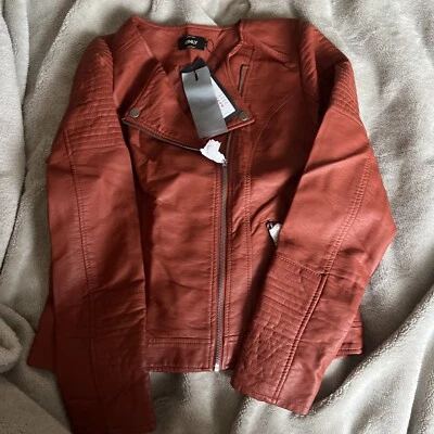 Chaqueta de motociclista de cuero sintético CARLY ONLY para mujer, henna quemada (naranja) 40 PVP £39 Foto 1 de 4