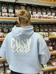 COSY Club Hoodie EST 2023 Graphic Unisex Pullover Sweatshirt Gift S-4XL - Foto 1 di 4