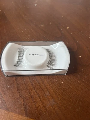 MAC False Eyelashes - 36 Dream Girl - Black/Brown Eye Lash - New In Case - Image 1 of 2