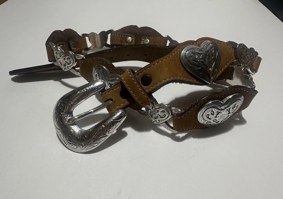 Cinturón Tony Lama Heart Concho para mujer 32” cuero occidental plateado grabado EE. UU. Foto 1 de 4