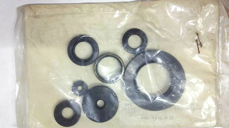 JUEGO DE SELLOS DE ACEITE ORIGINALES HONDA CB500 NUEVO DE LOTE ORIGINAL 90000-323-000 ENVÍO RÁPIDO Foto 1 de 1