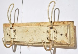 Vintage Holz Wandbehang 2 Haken Aufhänger Original Alt Handarbeit - Bild 1 von 6