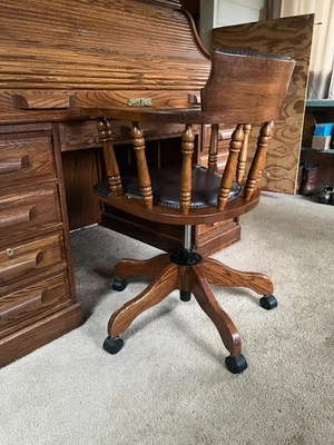 ADJUSTABLE SWIVEL OAK DESK CHAIR - Image 1 of 4