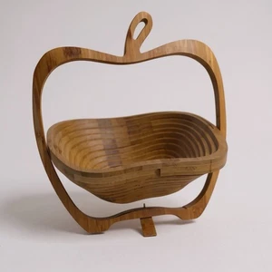 Bonnie & Pop New York Collapsible Wooden Apple Shaped Basket or Trivet - Picture 1 of 7