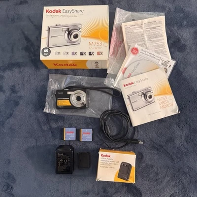 Kodak Easy Share M753 negro solo piezas no funciona, caja y artículos mostrados en foto Foto 1 de 4