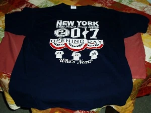 CAMISETA DE DÍA DE APERTURA DE LOS YANQUIS DE NUEVA YORK DONDE LOS JUGADORES SE CONVIERTEN EN LEYENDAS DIREK JETER - Imagen 1 de 4