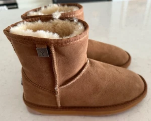Emu sheepskin Ugg Boot W5 M4 EU 37 Sole 25cm NEW - Picture 1 of 3