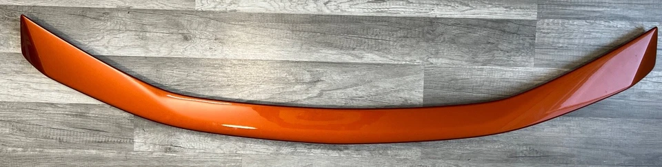 ОРАНЖЕВЫЙ CAMARO 2018-НАСТОЯЩЕЕ ВРЕМЯ ЗАПАСНОЙ ОРИГИНАЛЬНЫЙ СПОЙЛЕР GM ЗАВОДСКОЙ ПОСТАВЛЯЕТСЯ С ВИНТАМИ - Изображение 1 из 4