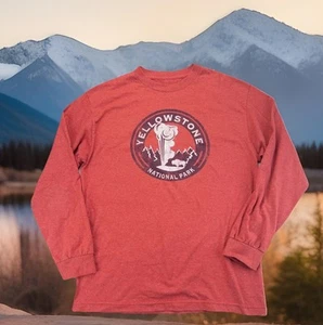 Camiseta Adulto S Pecho 40” Cintura 38” Parque Nacional Yellowstone Rojo Desteñido Sin Etiqueta - Imagen 1 de 9