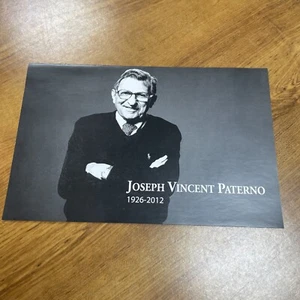 Denkmal von Joe Paterno Funeral Penn State Football - Bild 1 von 8