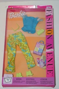 Barbie - SELTENE Fashion Avenue #25702 gelbe Blumen Hose/blaues Oberteil #25702 brandneu - Bild 1 von 3