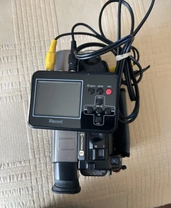 Sony Handycam + video Digitizer: CCD-TR516, ‘DigitNow’, + Bag - For Parts/Repair - Picture 1 of 7