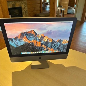 Apple Cinema Display Widescreen 22” Monitor Excellent Display - Picture 1 of 5