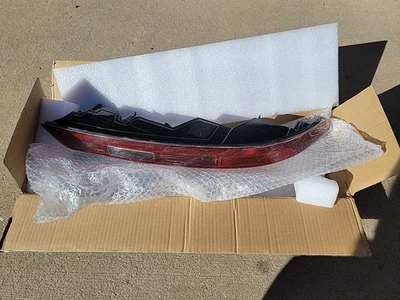 Parachoques trasero derecho del lado del pasajero luz trasera inferior lámpara de freno Audi Q5 SQ5 Foto 1 de 4