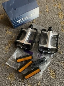 VP Components Bike/Cycling Pedals - For MTB - 9/16" - Black/Silver - Picture 1 of 11