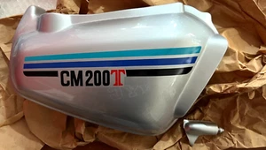 83500-465-610ZC GENUINE COVER,R FOR HONDA CM200T - Picture 1 of 3