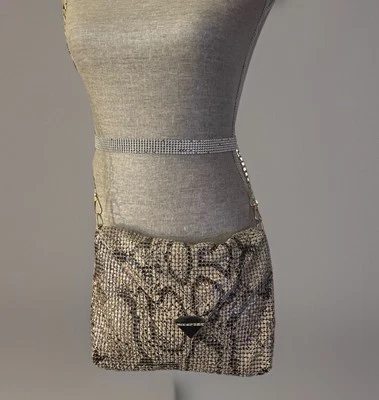 Bolso sin asas de noche de cadena dorada de malla de piel de serpiente sintética forrado de satén bandolera Foto 1 de 4