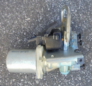 82 92 GM 3 Pin Trunk Latch Pull Down Motor 20160580 - Remanufactured - Picture 1 of 4