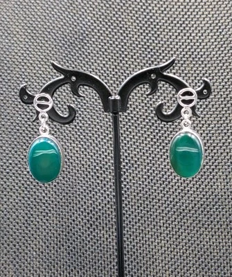 Pendientes colgantes de plata de ley ovalados de crisoprasa verde con poste mariposa trasero 925 Foto 1 de 4