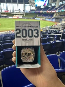 Miami Marlins 2003 Championship Replica Ring - Picture 1 of 1