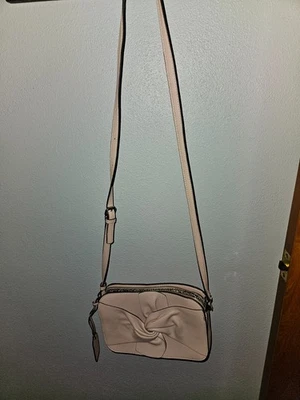 Cartera Bandolera Suela/Sociedad Pequeña Rosa con Estampado de Leopardo en el Interior Foto 1 de 4