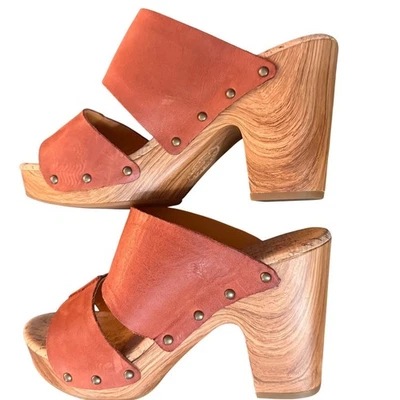 Zuecos de mula con tacón de madera Kork Ease deslizables de cuero punta abierta zapatos de plataforma Foto 1 de 4