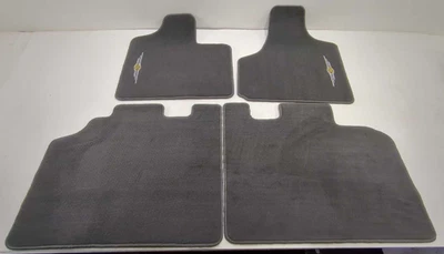 Alfombrillas Mopar genuinas nuevas OEM 2001-2007 Town Country Caravan gris 4 piezas alfombra Foto 1 de 4