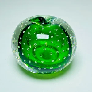 Vintage Paperweight Green Glass Apple Controlled Bubble 1970s 2" School Teacher - Picture 1 of 5