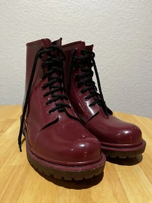 Botas impermeables rojas con cordones - Grunge gótico resistente talla 7 usadas ver fotos  Foto 1 de 4