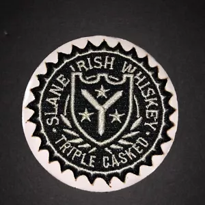 NUEVO Slane Irish Whiskey EE. UU. Parche Tela Redonda Pegatina - Imagen 1 de 3