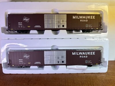 HO Scale 2-Pack Walthers 86' 4-Door Milwaukee Road MILW PS Hi-Cube Box Cars - Image 1 of 3