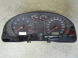 Strumentazione contachilometri VW Passat 3B strumentazione 3B1919860 VR5 V5 - Foto 1 di 4