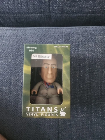 Saul Goodman Breaking Bad 4.5 Vinyl Figure Nerd Block Exclusive Grey Titans New Cover