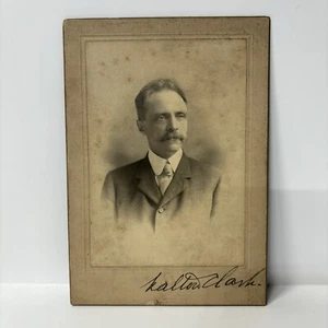 Tarjeta de gabinete vintage foto hombre en traje bigote grande F. Gutekunst 1908 - Imagen 1 de 2