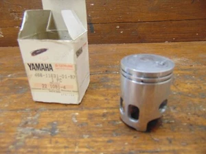 PISTÓN ORIGINAL YAMAHA RD125 DX ESTÁNDAR 466-11631-01-97 PISTÓN SOLAMENTE - Imagen 1 de 5
