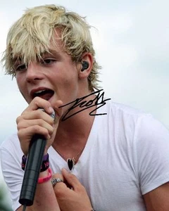 Foto firmada por Ross Lynch 8X10 precio de venta sugerido por el fabricante R5 Heartthrob adolescente playa cantante Brady - Imagen 1 de 1