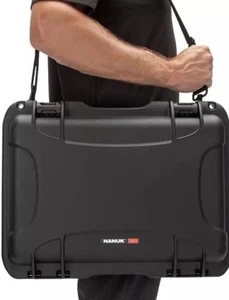 Nanuk 923 Étui Rigide avec Housse et Bandoulière pour Ordinateur Portable 15" Noir - Photo 1/15